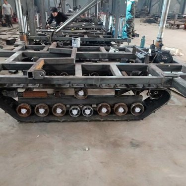 橡胶履带底盘  钢制履带底盘  钻机底盘