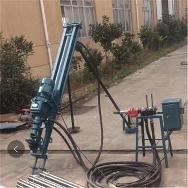 四川省深井钻机千米钻机工程钻机行走履带式潜孔钻车