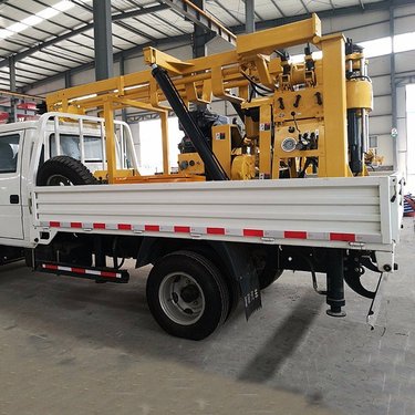 XYC-200GT车载钻机 自动伸缩式钻机  橡胶履带钻机