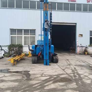 内五星光伏打桩机 拧地钉钻机 履带式螺旋钻孔机厂家 鲁工万利