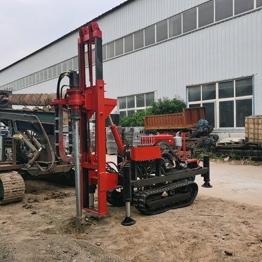 拧光伏柳钉桩 太阳能履带打桩机 光伏地钉钻机 速度快