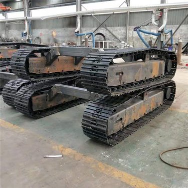 12吨履带底盘图片 液压底盘结构 可配套钻机 打桩机 破碎机