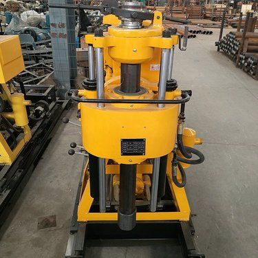 液压水井钻机 履带式气动打井钻机 打水井的设备 液压立轴回钻机